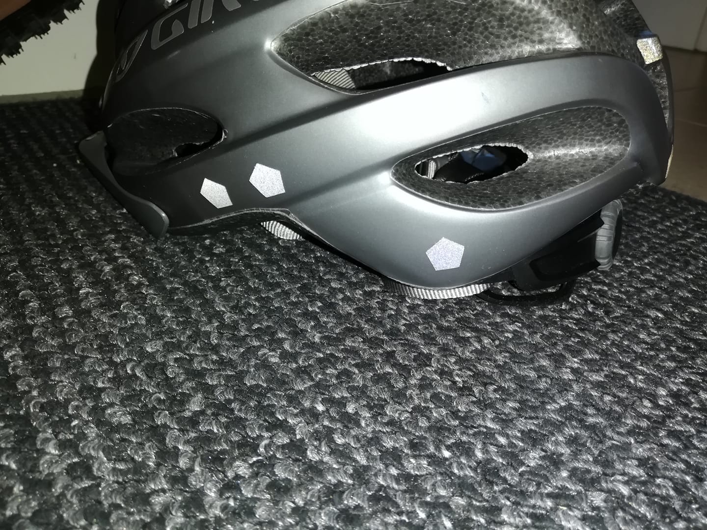 Sons of Battery - E-MTB Brand & Community Folien und Sticker Felgen Reflektoren Set (64 Aufkleber) / Reflektierende Felgenaufkleber E-Bike-Community