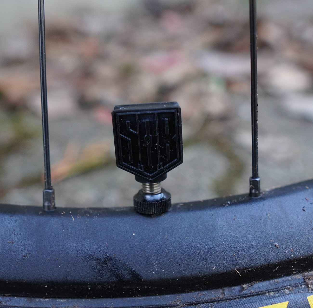 Sons of Battery - E-MTB Brand & Community Ventilkappe Ventilkappe - SoB Modernes Logo E-Bike-Community