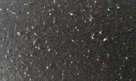 Knötchen und Fusseln am Shirt?