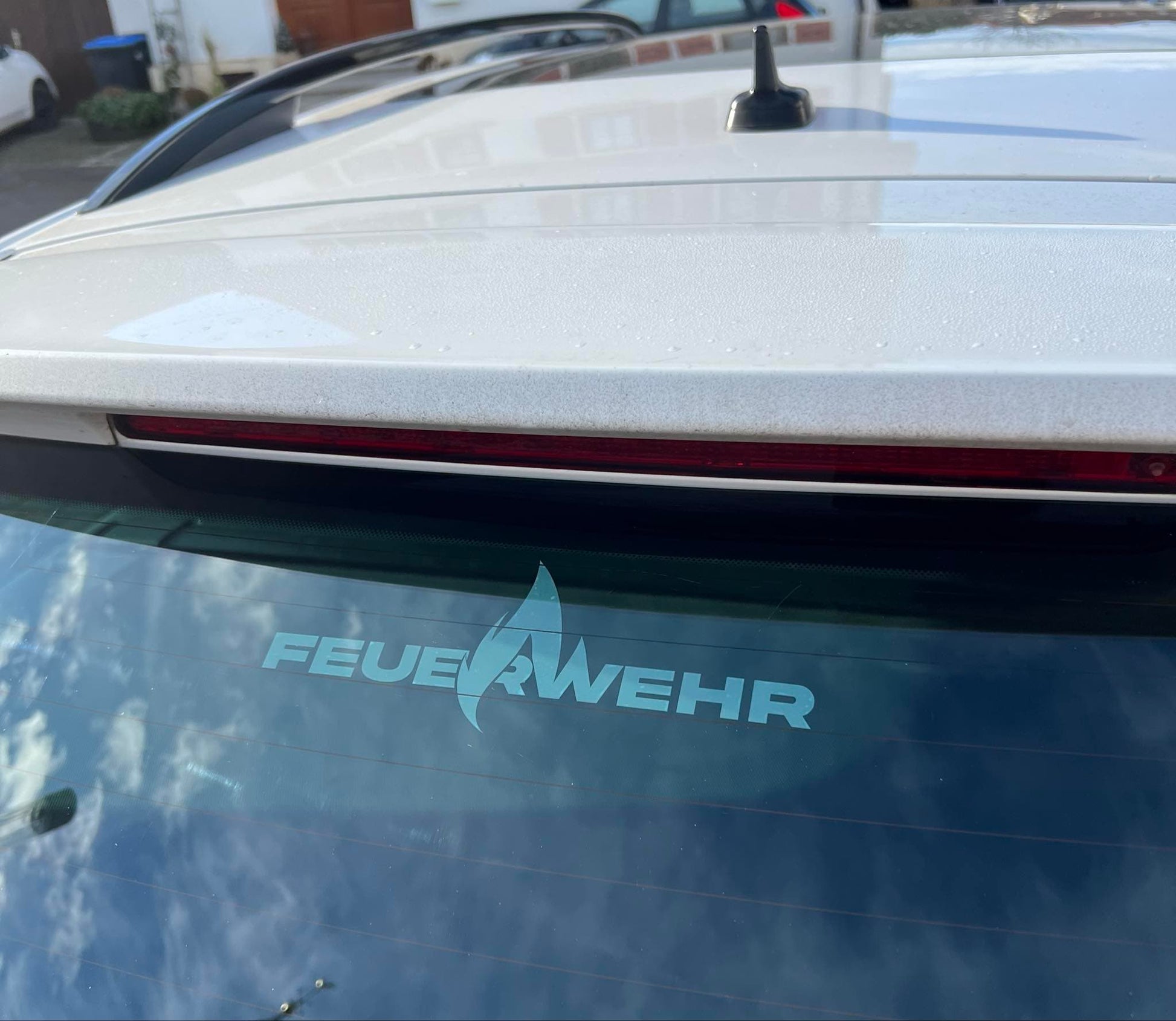 Sons of Battery - E-MTB Brand & Community Feuerwehr Vinyl Aufkleber für die Heckscheibe E-Bike-Community