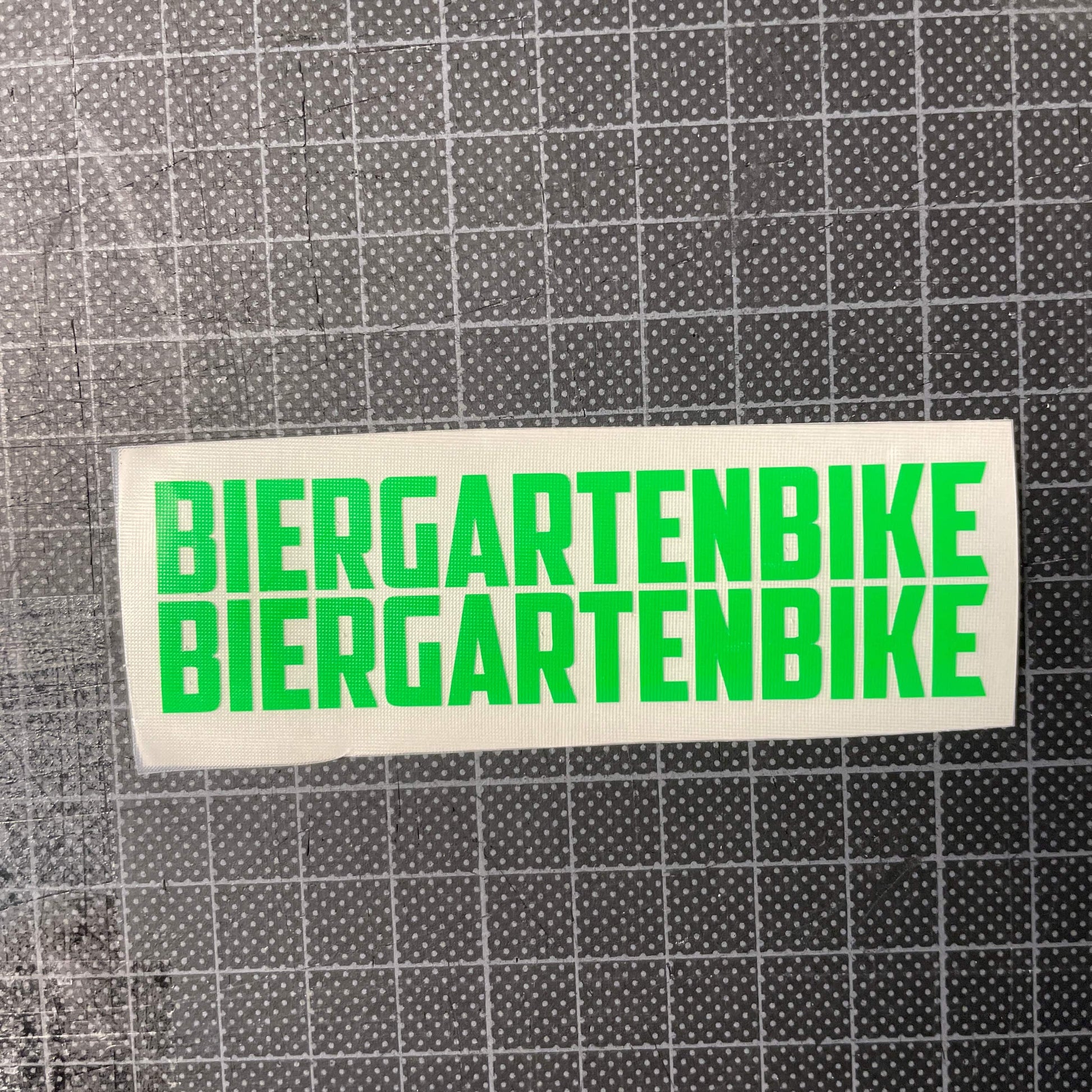 Sons of Battery - E-MTB Brand & Community Folien Neongrün / Biergartenbike EISDIELENBIKE / BIERGARTENBIKE E-Bike-Community