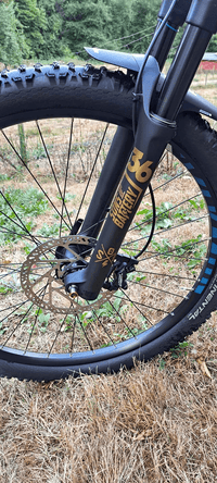 Sons of Battery - E-MTB Brand & Community Folien SONS OF BATTERY - Federgabel Aufkleber / Decal E-Bike-Community