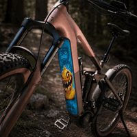 Sons of Battery® - E-MTB Brand & Community Folien & Sticker 60 cm x 14 cm / Blau Horror Ente / Duck – E-Bike Akku Sticker & Schutzfolie | Universal, Wunschgröße & CUBE Cut E-Bike-Community