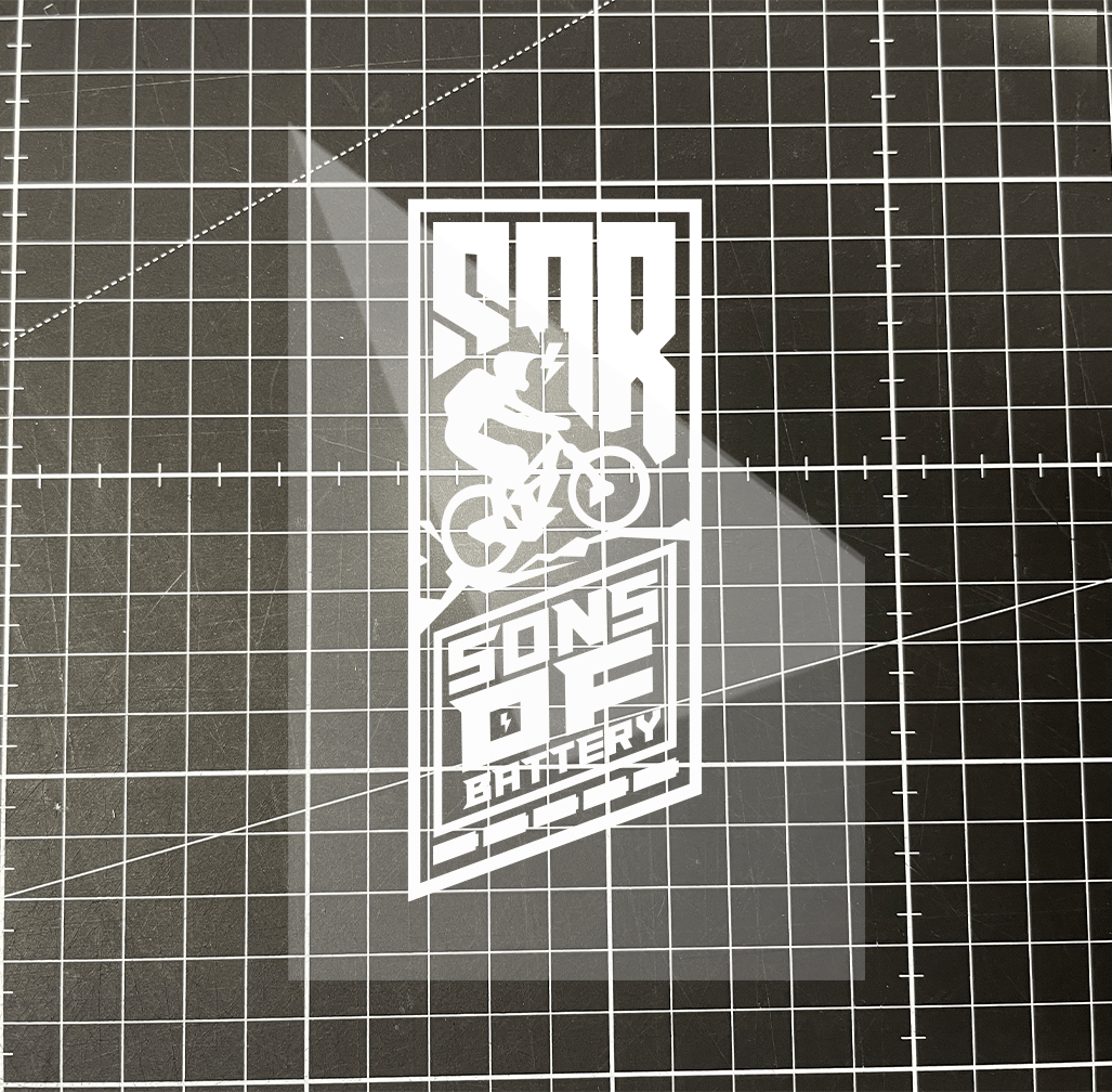 Sons of Battery - E-MTB Brand & Community Folien & Sticker Weiß / 12x5 cm Hochkant Biker Motiv als Folie (12 x 5 cm) - SoB - E-Bike-Community