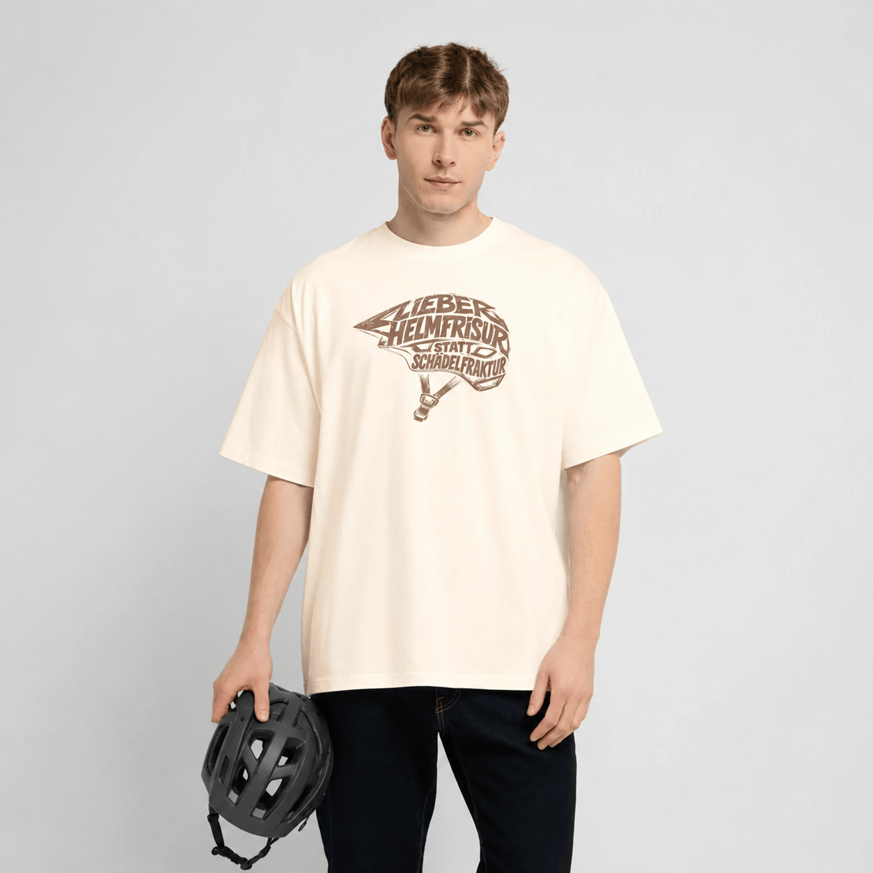 Spreadconnect Oversized Heavyweight Unisex T-Shirt Lieber Helmfrisur statt SchädelfrakturOversized Heavyweight Unisex T-Shirt E-Bike-Community
