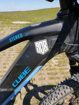 SONS OF BATTERY© – Supporter Folie “Modernes Logo” in verschiedenen Farben und Größen - Sons of Battery® - E-MTB Brand & Community