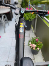 SONS OF BATTERY© – Supporter Folie “Modernes Logo” in verschiedenen Farben und Größen - Sons of Battery® - E-MTB Brand & Community